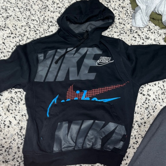 Nike Sweaters - size small nike hoodie